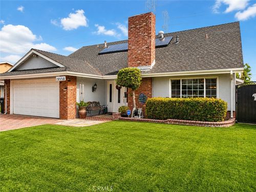 15558 Gundry Ave, Paramount, CA, 90723-3935 | Card Image