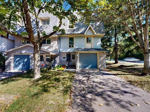 109 Poplar Cres, Aurora, ON, L4G3M4 | Card Image