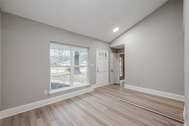 23227 Pine Post Ln, House other with 5 bedrooms, 2 bathrooms and 2 parking in Spring TX | Image 8