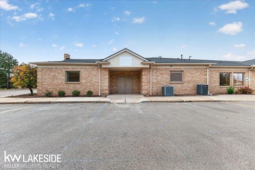 16800 24 Mile Road, Macomb Township, MI, 48044 | Card Image