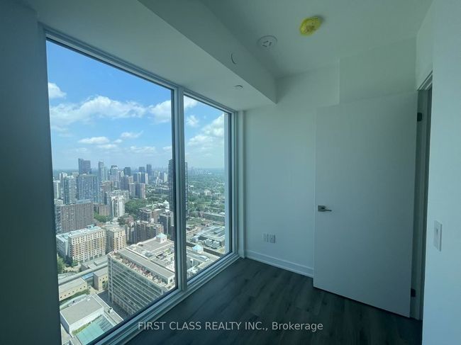5006 - 252 Church St, Condo with 2 bedrooms, 1 bathrooms and null parking in Toronto ON | Image 12