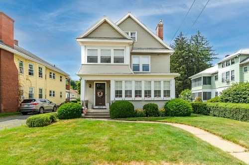 1657 Northampton St, Holyoke, MA, 01040-1933 | Card Image