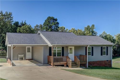 5617 Merle Dr, Trinity, NC, 27370-8601 | Card Image