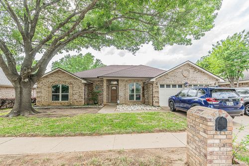 3309 Timber View Cir, Bedford, TX, 76021-3373 | Card Image