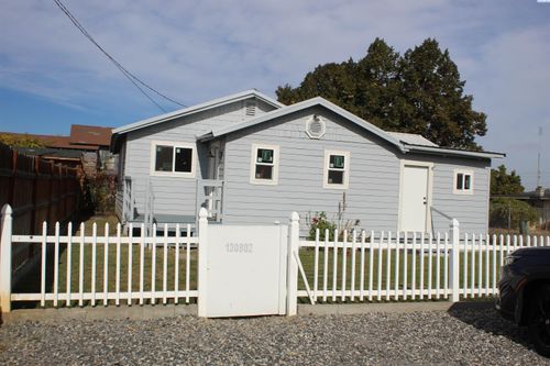 130802 W Johnson Rd, Prosser, WA, 99350-5533 | Card Image