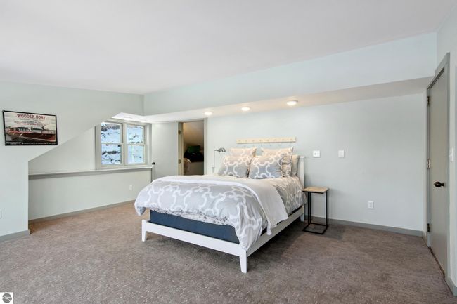 400 W Broadway, House other with 3 bedrooms, 2 bathrooms and null parking in Suttons Bay MI | Image 28