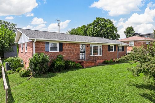 2817 Fortland Dr, Nashville, TN, 37206-1525 | Card Image