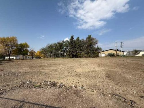 1301 10a St, Wainwright, AB, T9W1K5 | Card Image