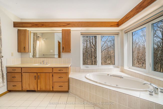 108 Mohill Cres, House other with 2 bedrooms, 3 bathrooms and 6 parking in Dunrobin ON | Image 13