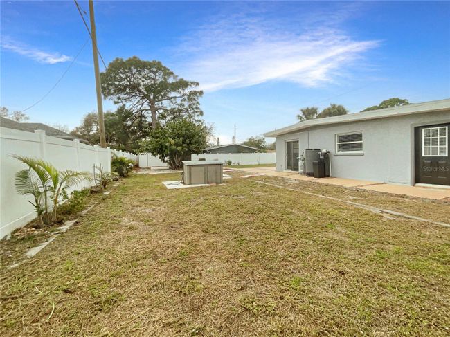 385 W Seminole Drive, House other with 3 bedrooms, 2 bathrooms and null parking in Venice FL | Image 22