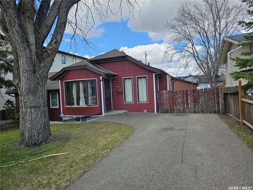 1109 7th St E, Saskatoon, SK, S7H0Y9 | Card Image