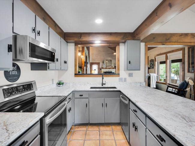 176 Enchanted Dr, House other with 5 bedrooms, 3 bathrooms and null parking in Enchanted Oaks TX | Image 10