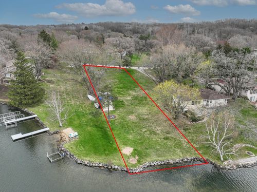 3 E Lakeshore Dr, Whitewater, WI, 53190 | Card Image