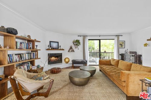 apt-4-2412 Ocean Ave, Venice, CA, 90291-4690 | Card Image