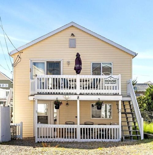 unit-2-8 Commonwealth Ave, Salisbury, MA, 01952-1731 | Card Image