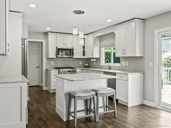 15-web-or-mls-P2144832.jpg | Image 9