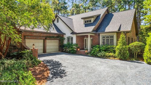 57 Glasgow Dr, Pinehurst, NC, 28374-8889 | Card Image