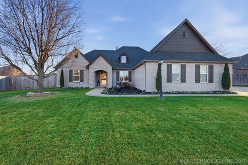 810 150th St, Glenpool, OK, 74033-4395 | Card Image