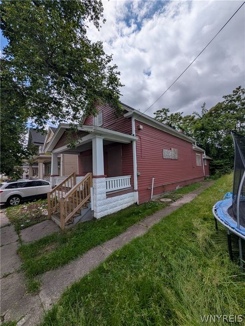210 Person Street, Buffalo, NY, 14212 | Card Image