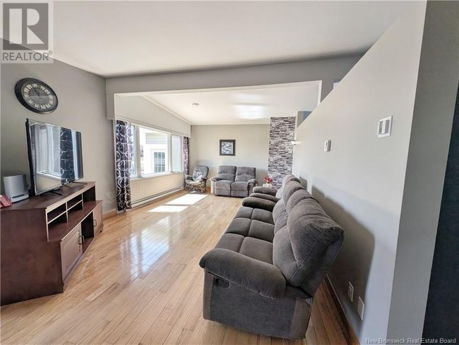 7701 Rue Du Havre, House other with 5 bedrooms, 2 bathrooms and null parking in Bas Caraquet NB | Image 6