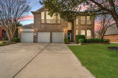 1523 Hidden Cove Dr, Grand Prairie, TX, 75050-8328 | Card Image