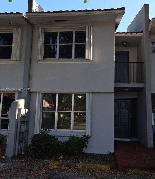 3932-3932 Nw 76th Ter, Hollywood, FL, 33024-8400 | Card Image