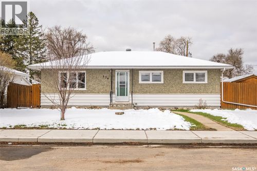 654 23rd St W, Prince Albert, SK, S6V4M3 | Card Image
