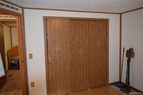 10342 Shore Dr, Williamsburg, MI, 49690-9426 | Card Image