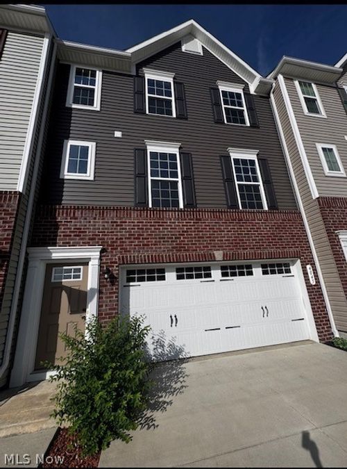 4045 N Steels Cir, Cuyahoga Falls, OH, 44224-4925 | Card Image