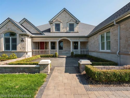 6-65884 Windrose Ct, Ray Twp, MI, 48096-1837 | Card Image