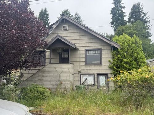 2075 N 8th St, Coos Bay, OR, 97420-2664 | Card Image