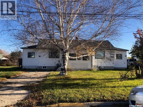 26 2nd Ave Nw, Preeceville, SK, S0A3B0 | Card Image