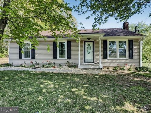 5366 Waltersdorff Rd, SPRING GROVE, PA, 17362-7564 | Card Image