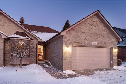 39780 Southpointe Ave, Harrison Township, MI, 48045-1647 | Card Image