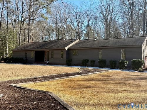 1095 Laurel Point Rd, Lancaster, VA, 22503-2335 | Card Image