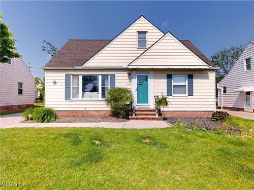 1690 Byron Dr, Mayfield Heights, OH, 44124-3102 | Card Image