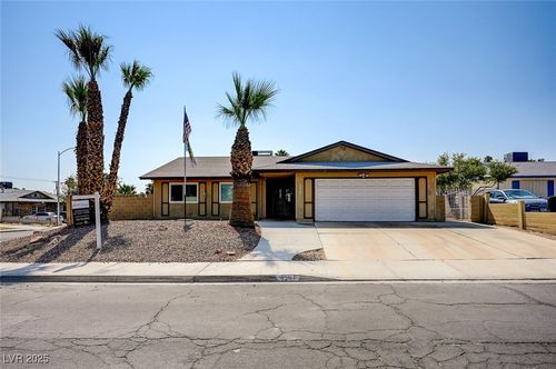 4567 Dennis Way, Las Vegas, NV, 89121-6608 | Card Image