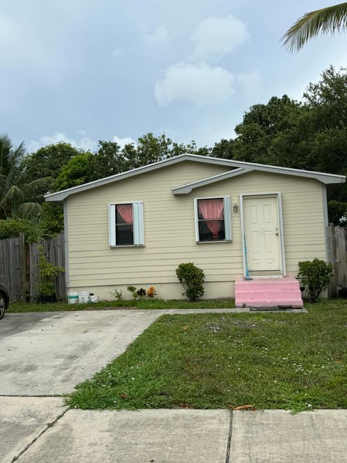 311 Southridge Rd, Delray Beach, FL, 33444-2225 | Card Image
