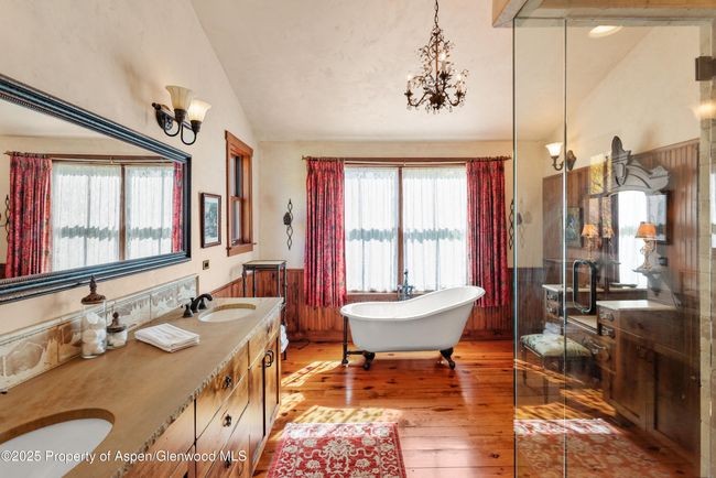 Primary Bath | Image 16