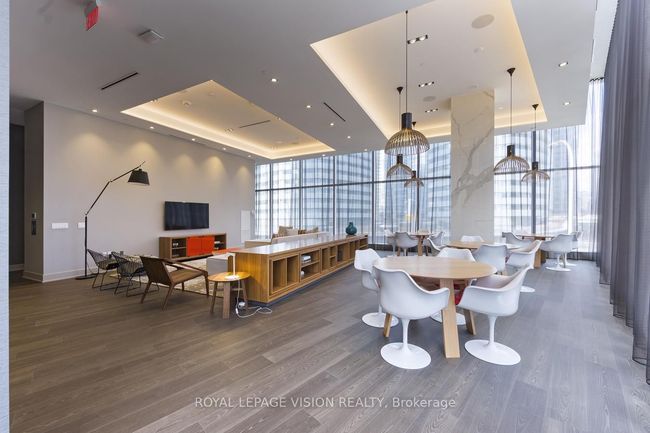 2104 - 10 York St, Condo with 2 bedrooms, 1 bathrooms and null parking in Toronto ON | Image 31