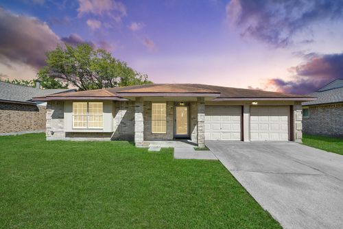 7818 Hiawatha St, Baytown, TX, 77521-8819 | Card Image