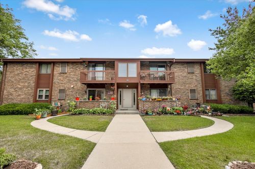 3800 Cheyenne Ct, Caledonia, WI, 53404-1457 | Card Image