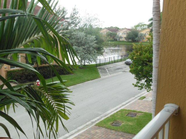 Scarletta Dr, Riviera Beach, FL 33404