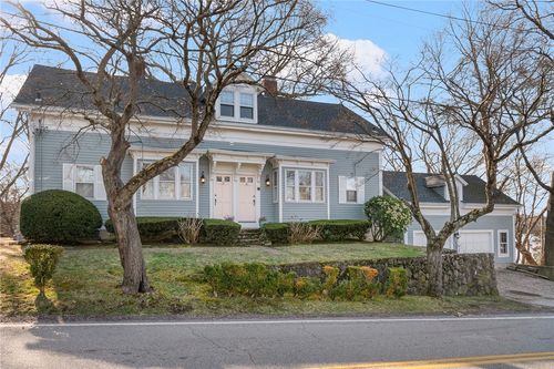 186 Crompton Ave, East Greenwich, RI, 02818-3652 | Card Image