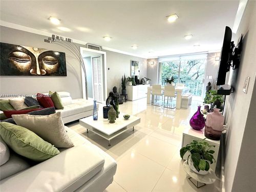 apt-414-9350 Fontainebleau Blvd, Miami, FL, 33172-4280 | Card Image