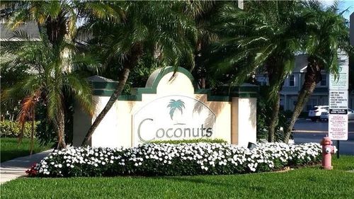 51-51 Whitehead Cir, Weston, FL, 33326-3105 | Card Image