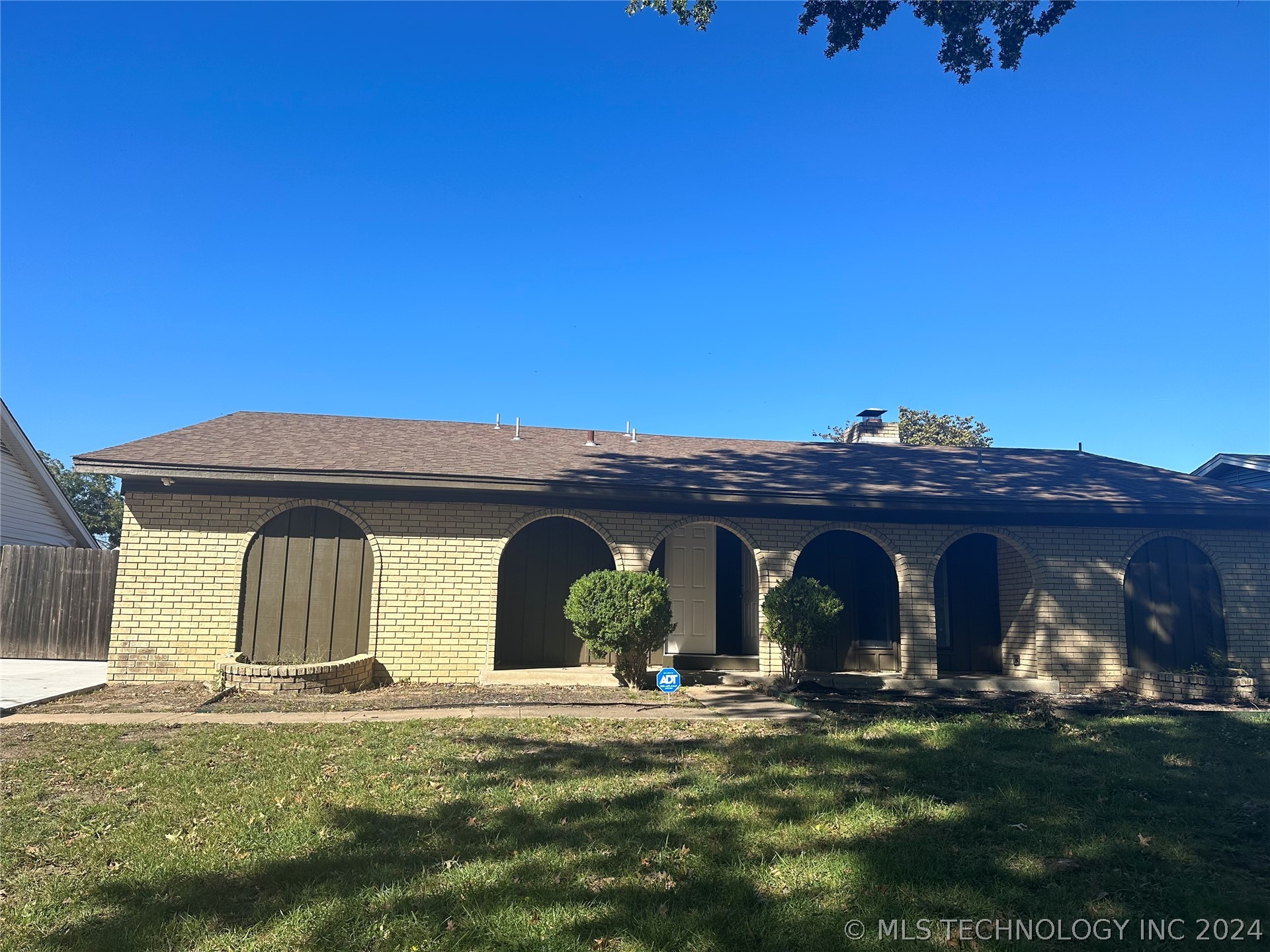 52nd St, Tulsa, OK 74105