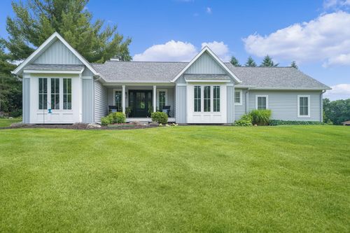7922 Pine Edge Ct, Alto, MI, 49302-9772 | Card Image