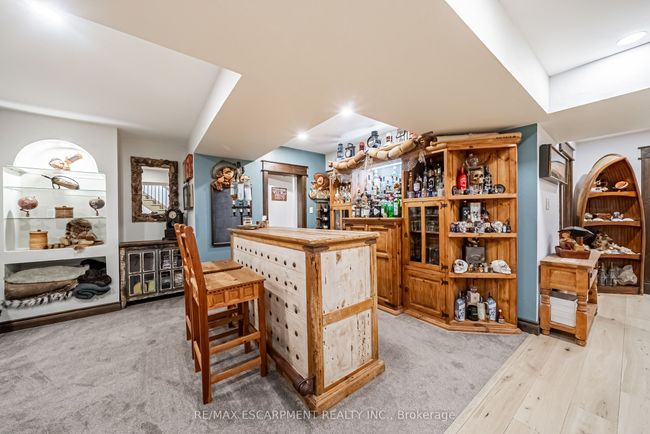 70 Oak Ave, House other with 6 bedrooms, 4 bathrooms and 7 parking in Dundas ON | Image 26
