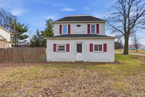 95 W Lapeer St, Peck, MI, 48466-9429 | Card Image